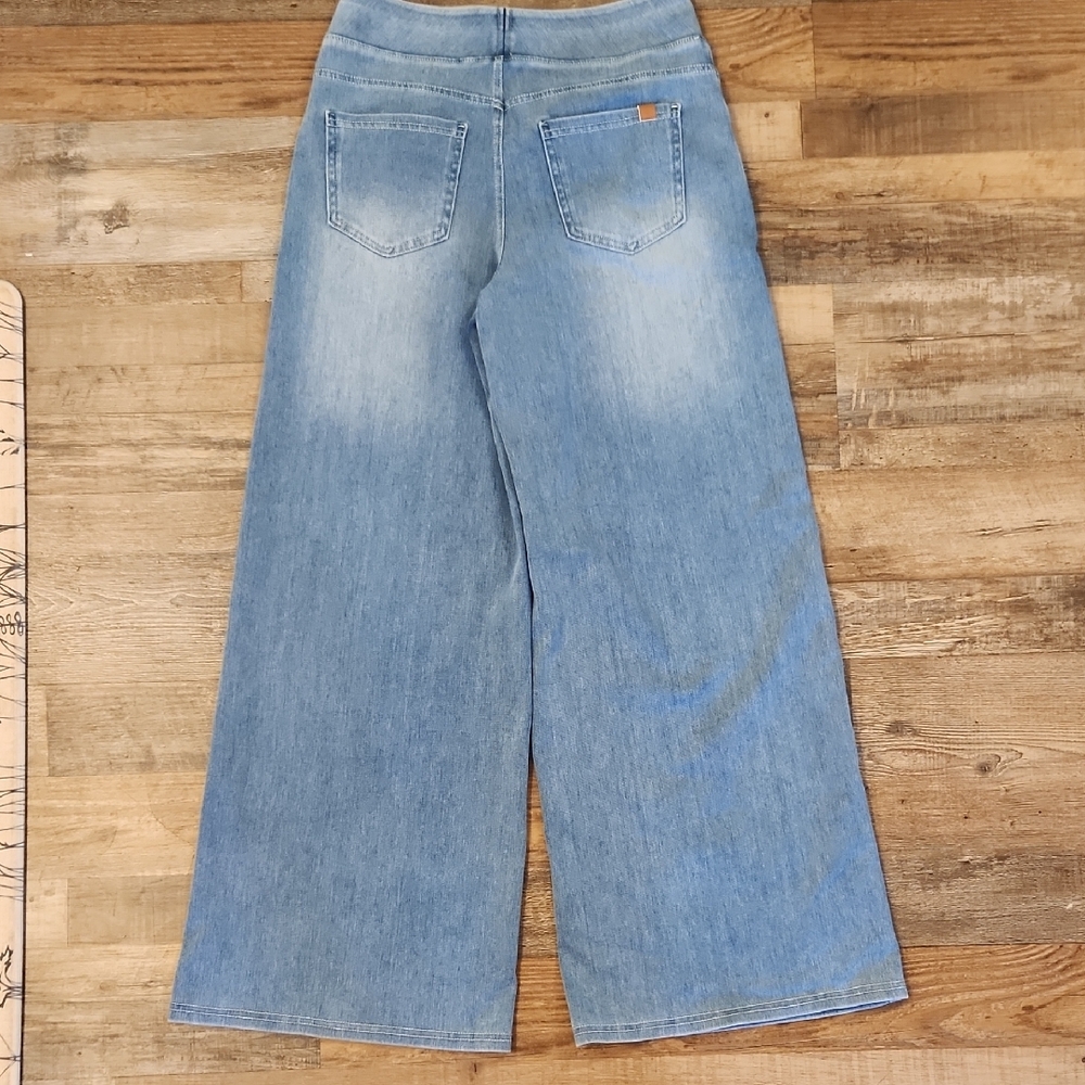 NWOT Wide Leg Light Blue Women’s Jeans SMALL PETITE - Picture 2 of 5